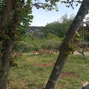 Les Cypres Hébergement de vacances Lagorce (Ardeche)